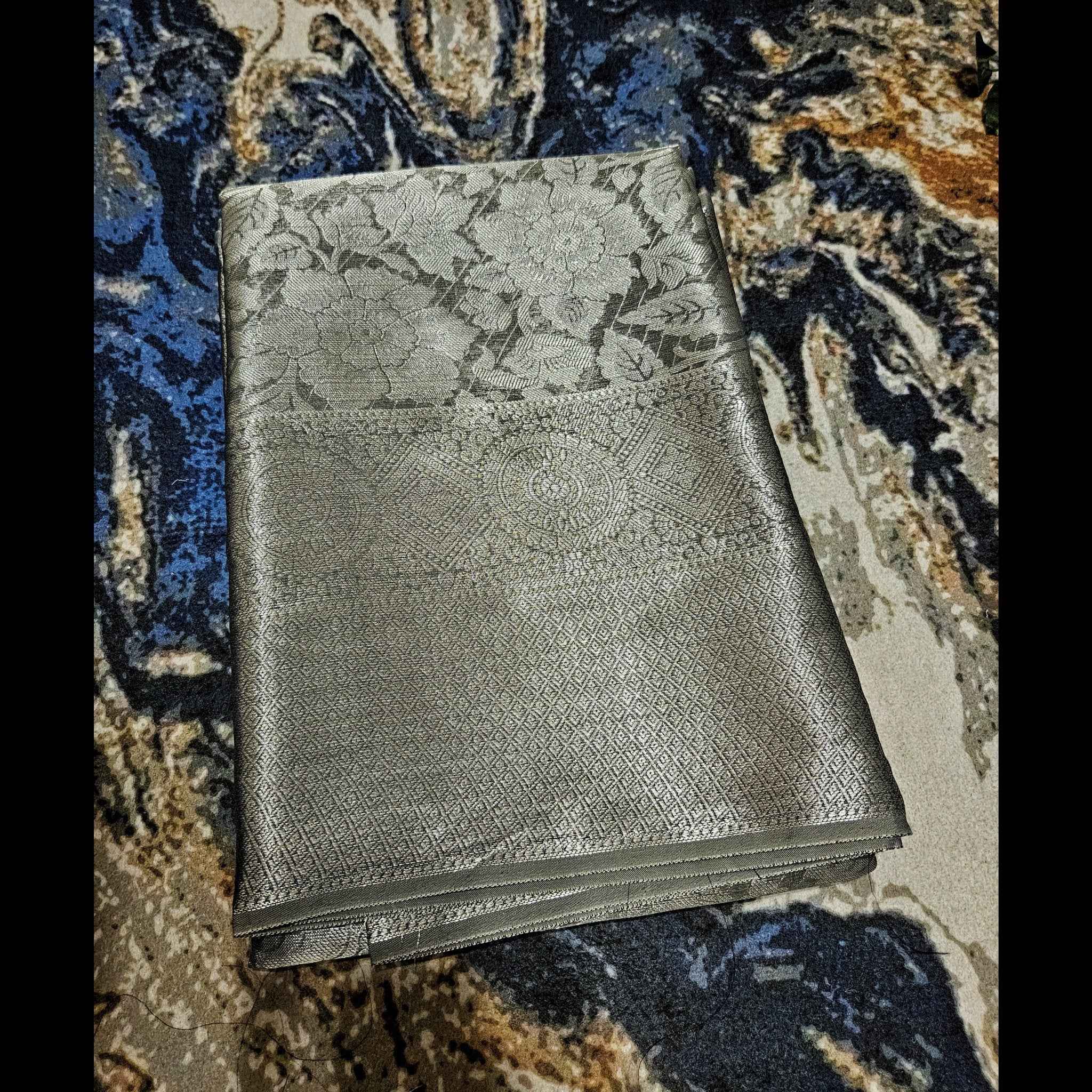 Metallic Grey Kubera Pattu saree - All things Beautiful ✨️