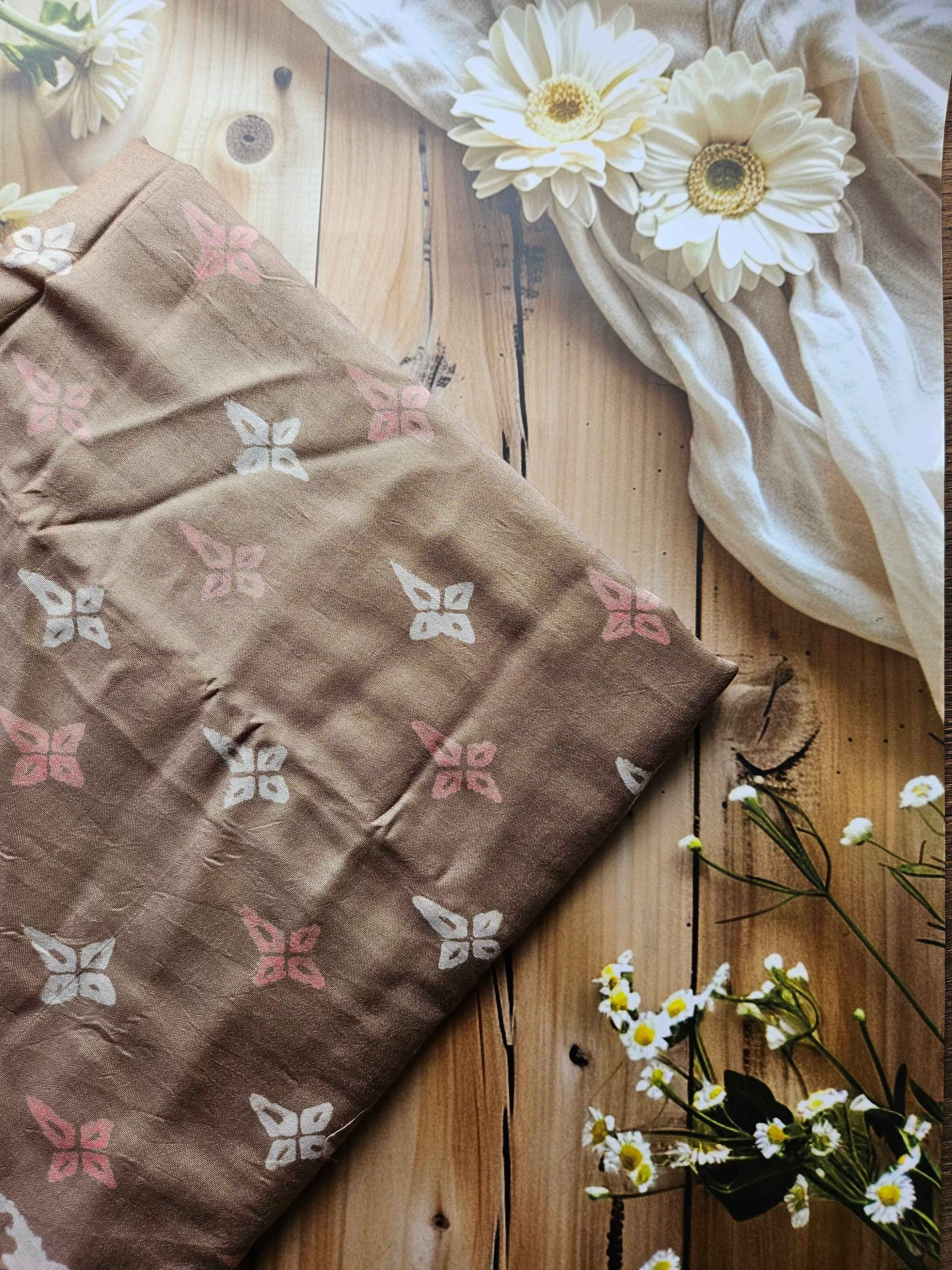 Maheshwari Silk Sarees – Elegant Ethnic Wear for Every Occasion - All things Beautiful ✨️