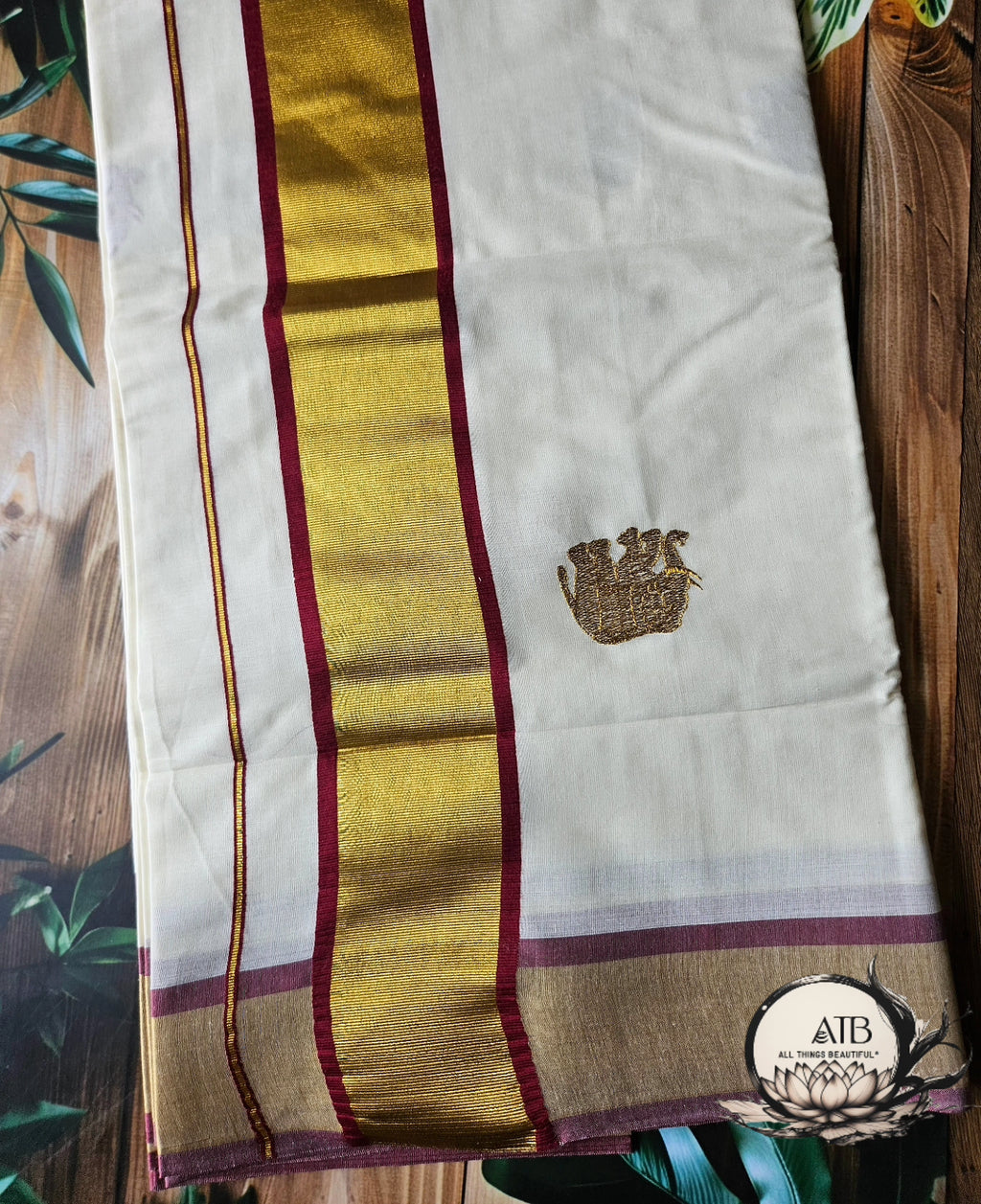 Kerala Saree with Elephant Motifs - Traditional Handwoven Elegance - All things Beautiful ✨️